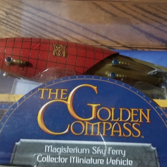 The Golden Compass 8 Inch Die Cast Collector Miniature Vehicle - Magisterium Sky - Picture 2 of 2